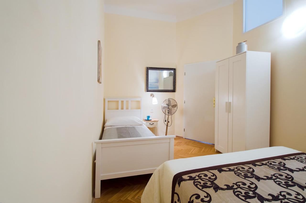 פראג City Center Apartment Legerova מראה חיצוני תמונה